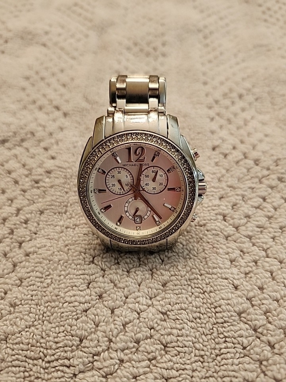 Michael Kors Model MK5602 Silver-Tone Women's Chronograph Watch 0176